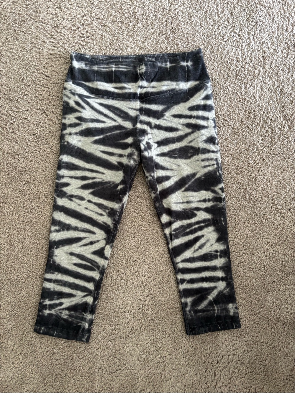 Nike Black & White Tie-Dye Capri Leggings
